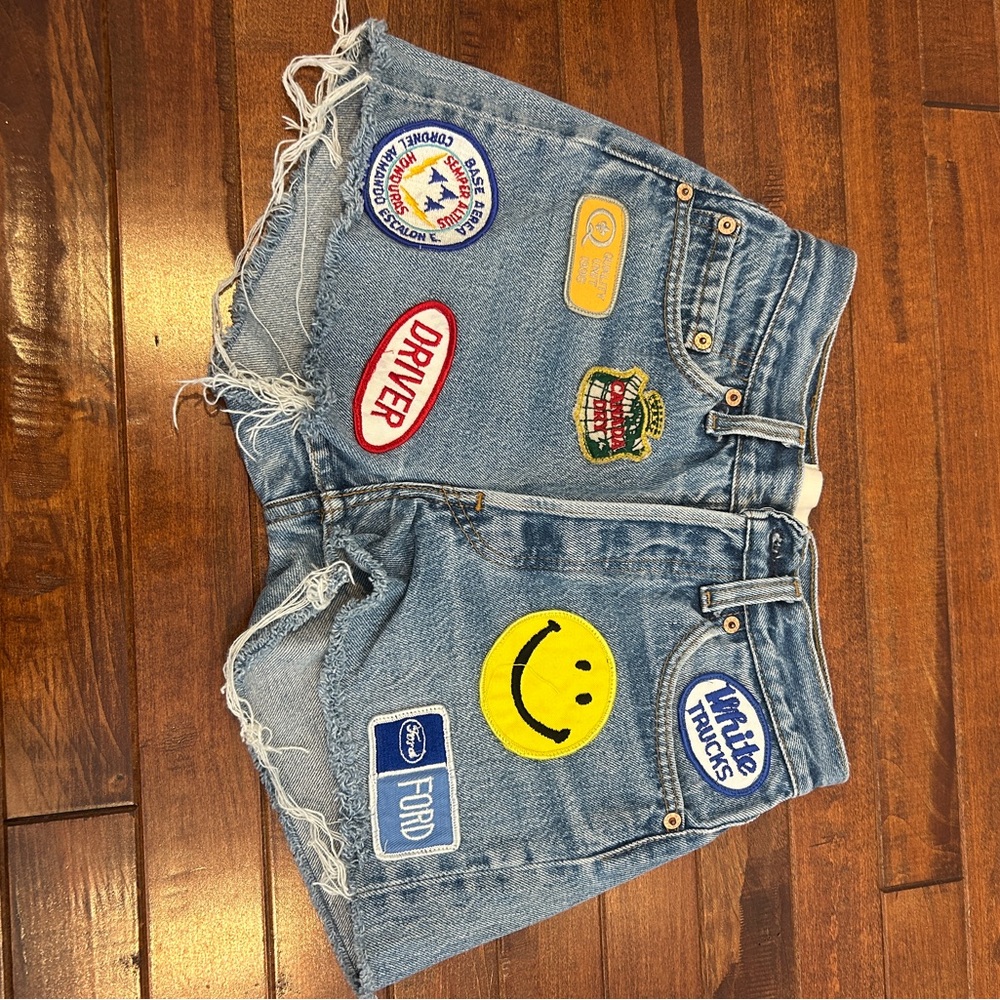 Patched detailing Riley Jean shorts